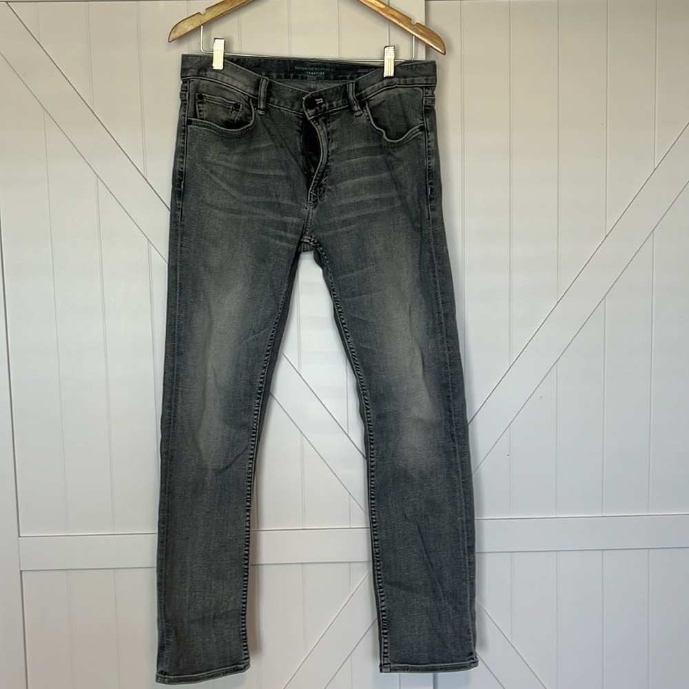 Banana Republic men’s Traveler Jean - Slim fit